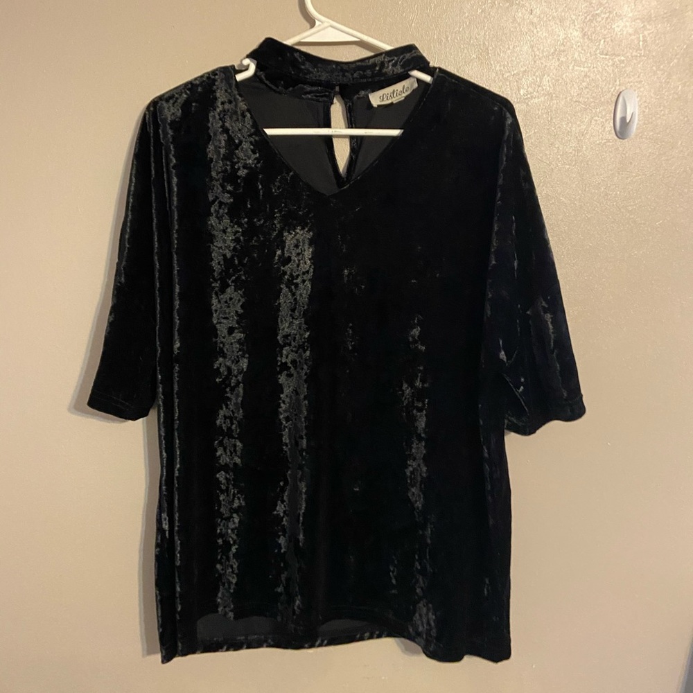 Listicle Black Velvet Collar Blouse